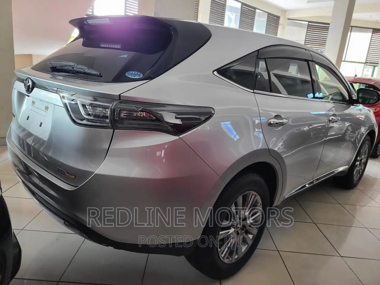 Toyota Harrier 2.0 4WD 2017 Silver