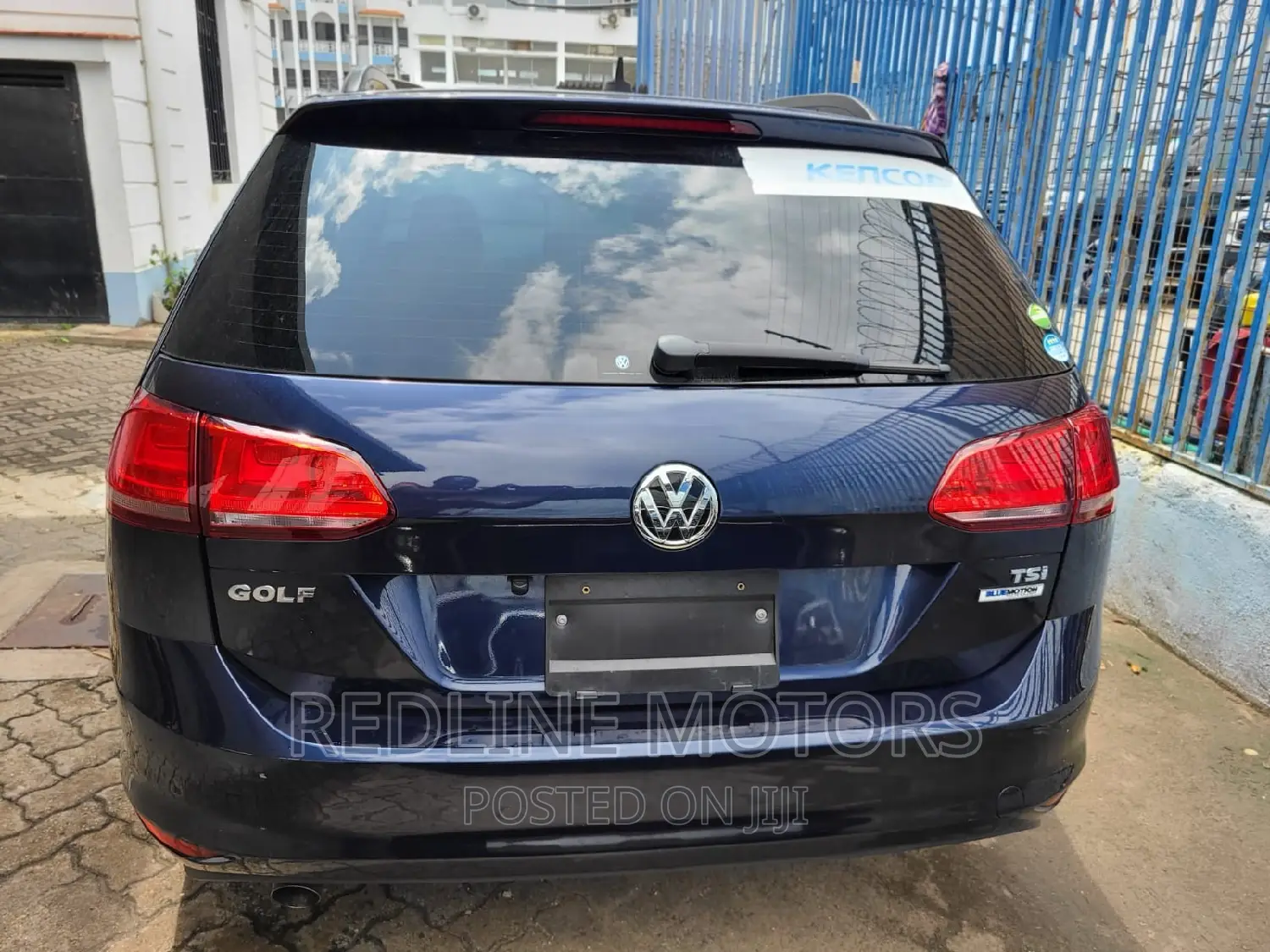 Volkswagen Golf TSI 2-Door FWD 2016 Blue