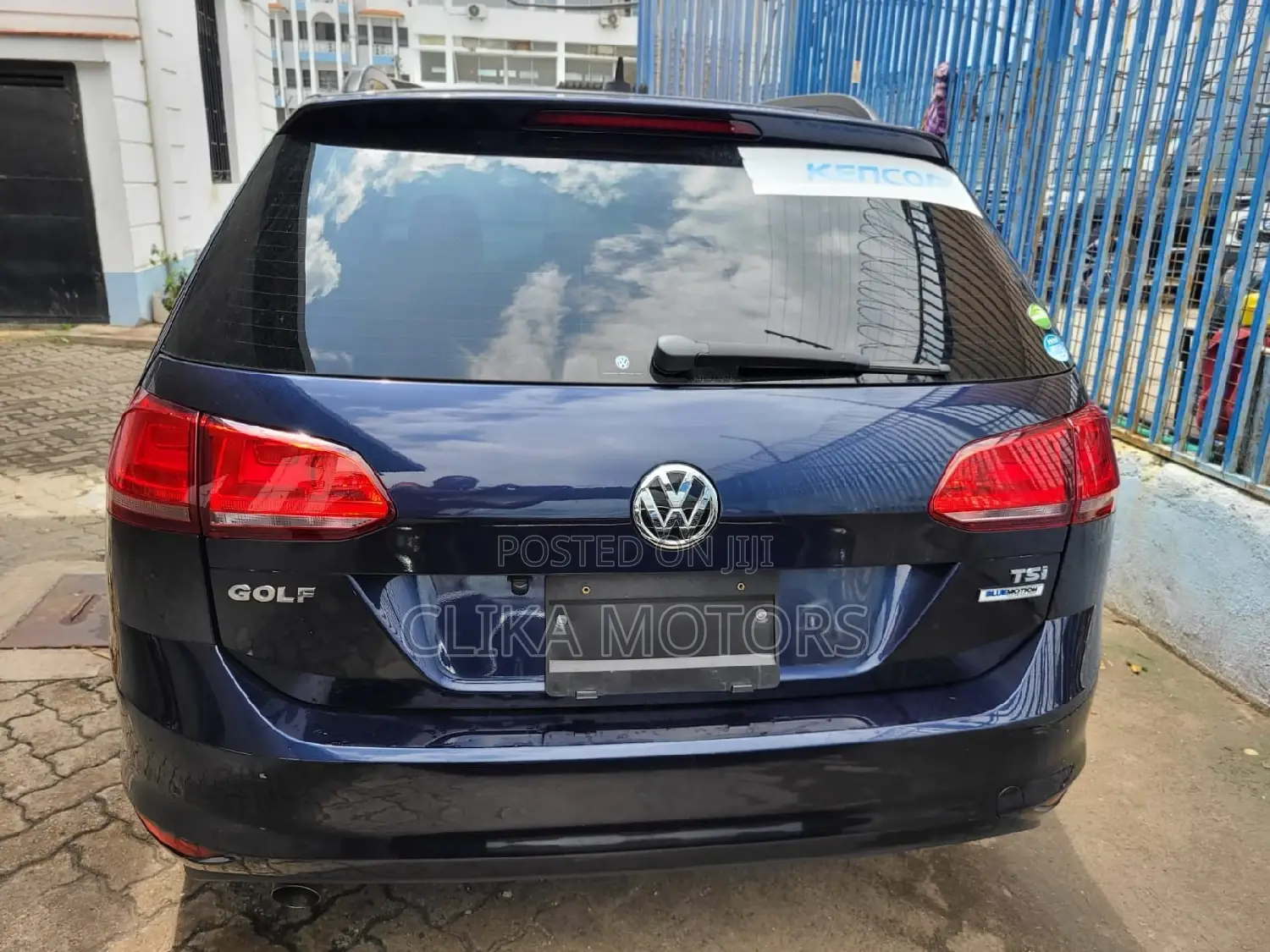 Volkswagen Golf TSI 2-Door FWD 2016 Blue