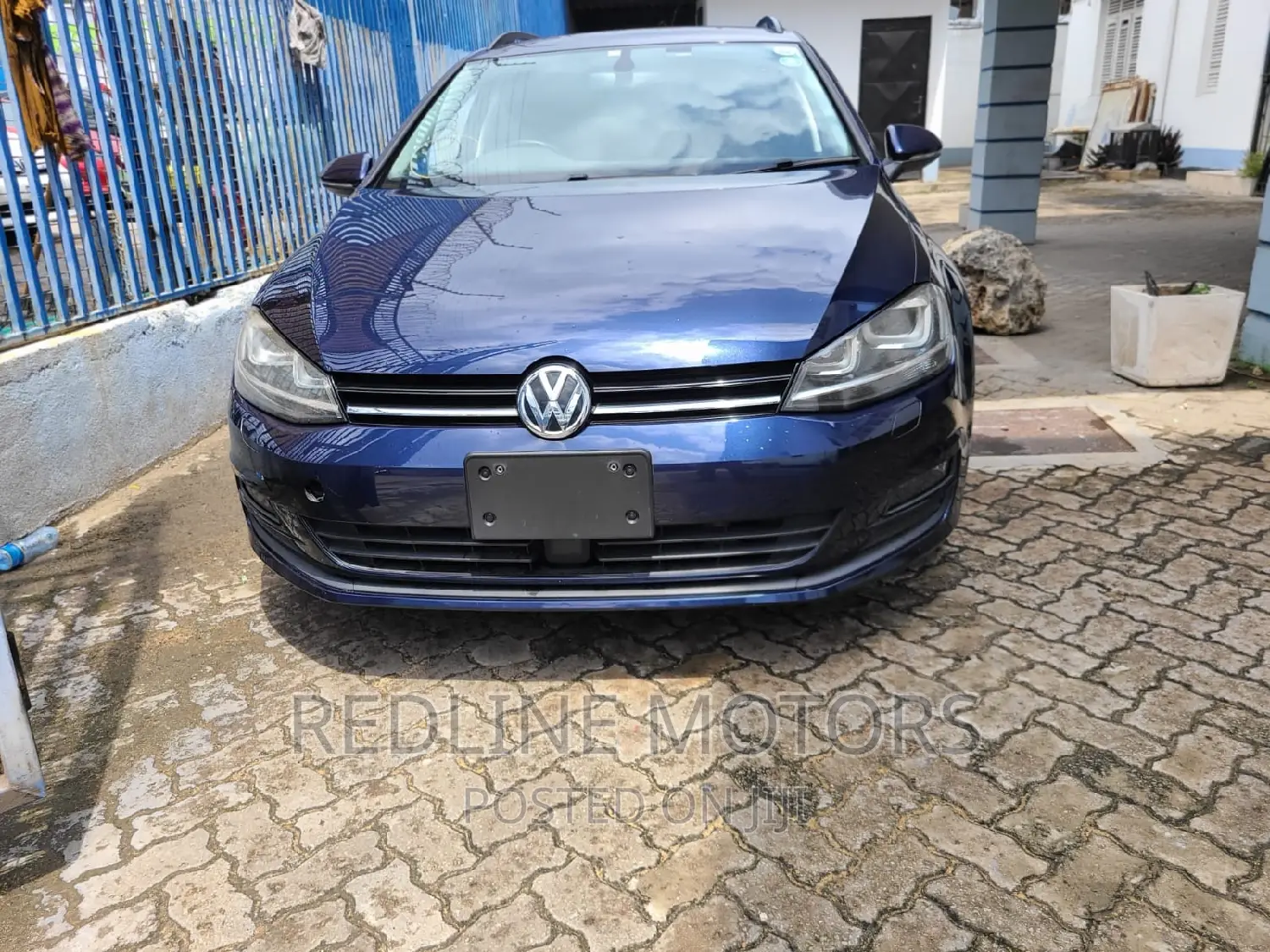 Volkswagen Golf TSI 2-Door FWD 2016 Blue