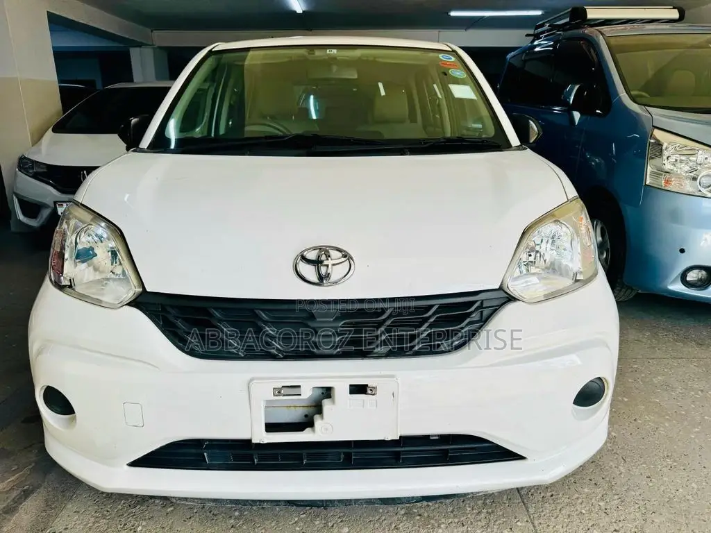 Toyota Passo 2016 Off white