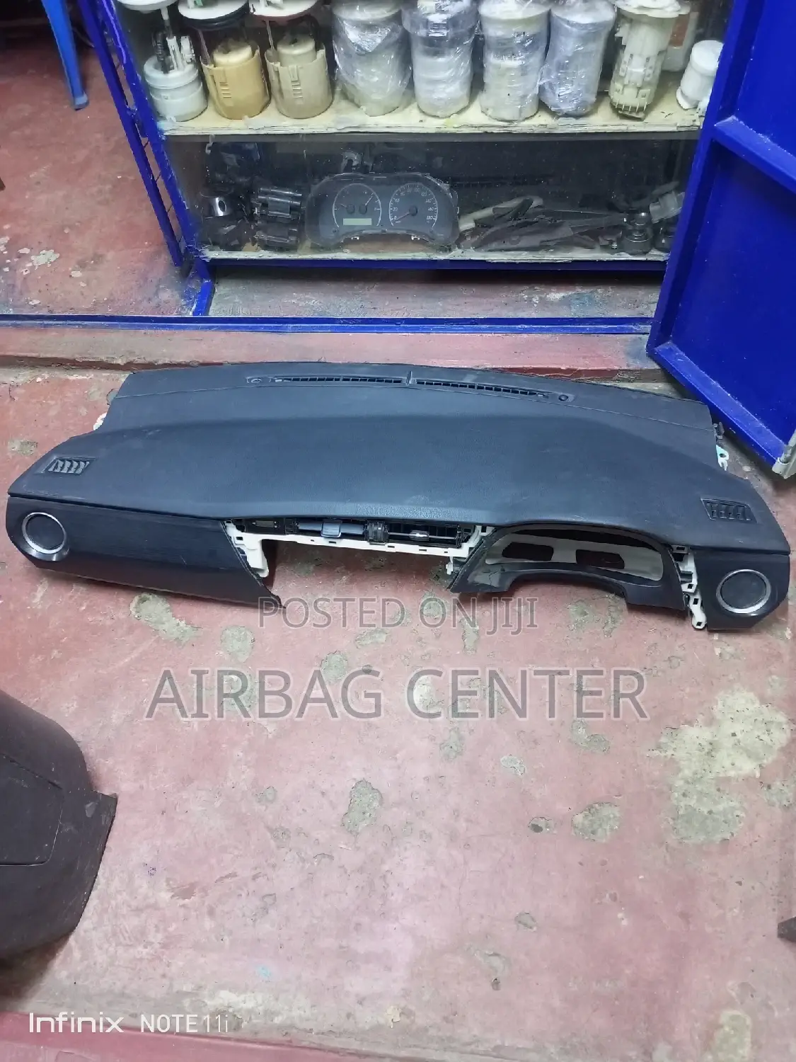 Auris Dashboard and Airbags