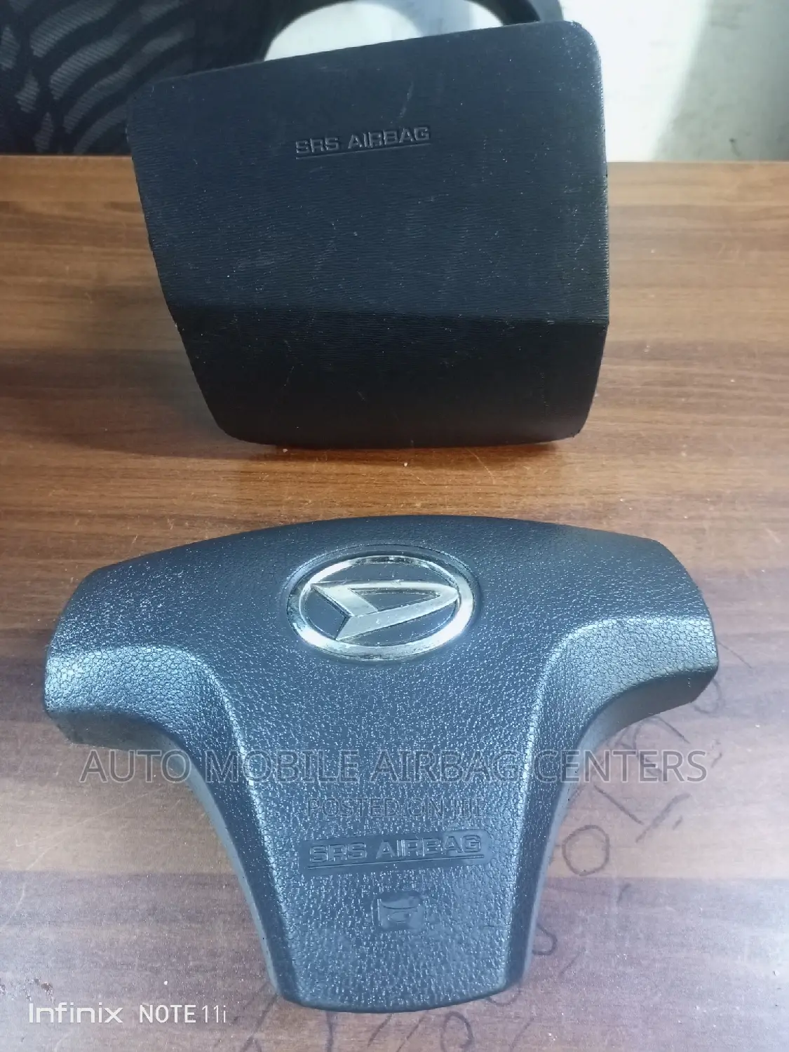 Daihatsu Mira Airbags