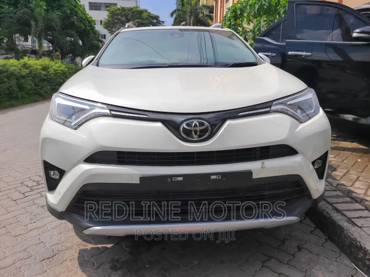 Toyota RAV4 LE AWD (2.5L 4cyl 6A) 2016 White