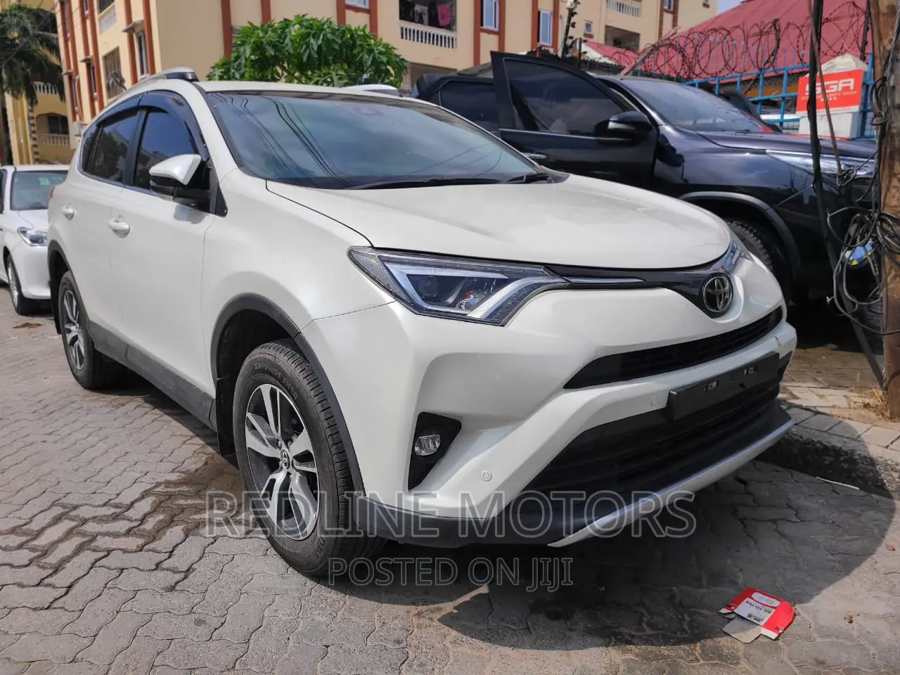 Toyota RAV4 LE AWD (2.5L 4cyl 6A) 2016 White