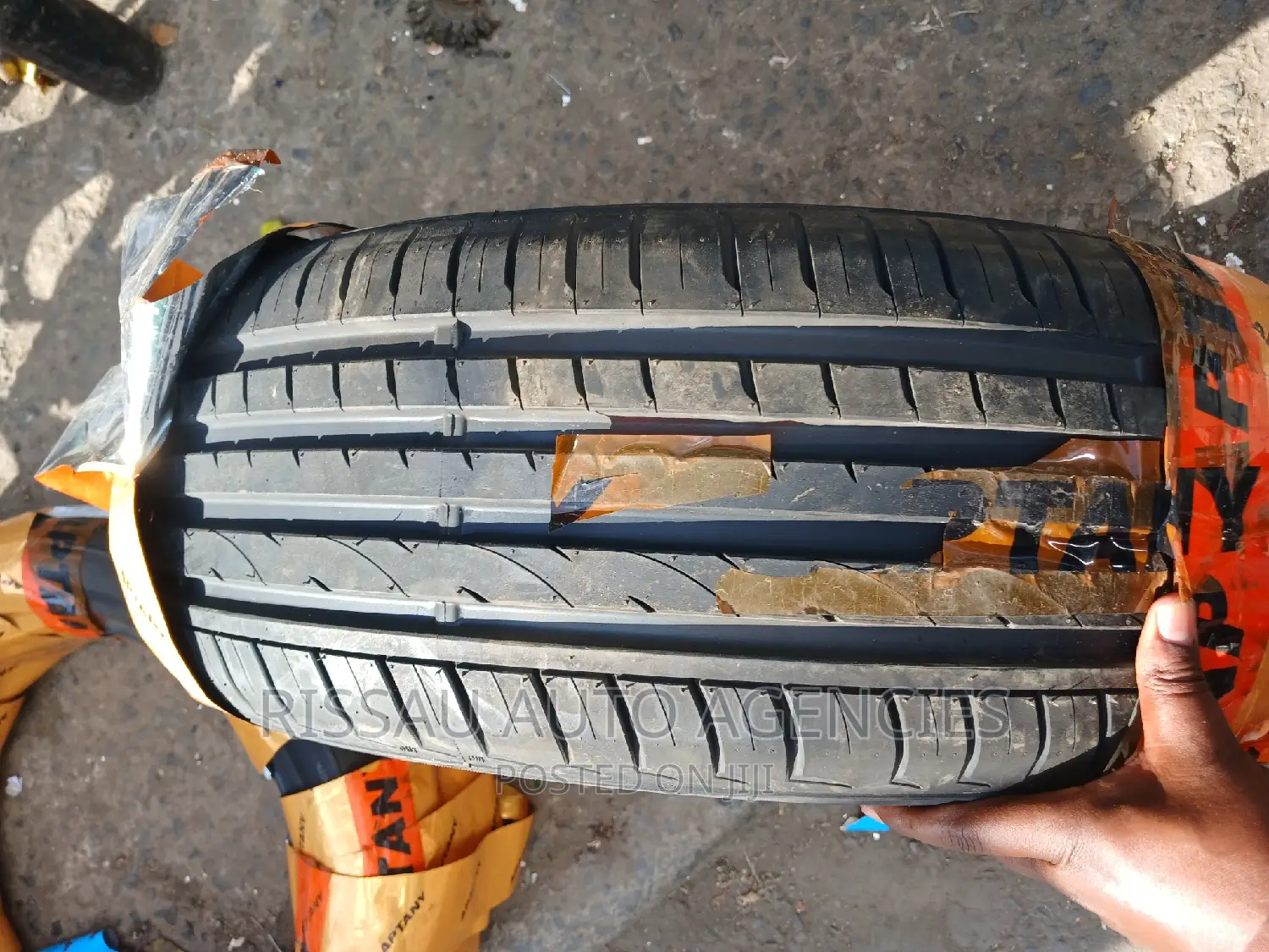215/55 R 18 Aptany Tyres Made in China.