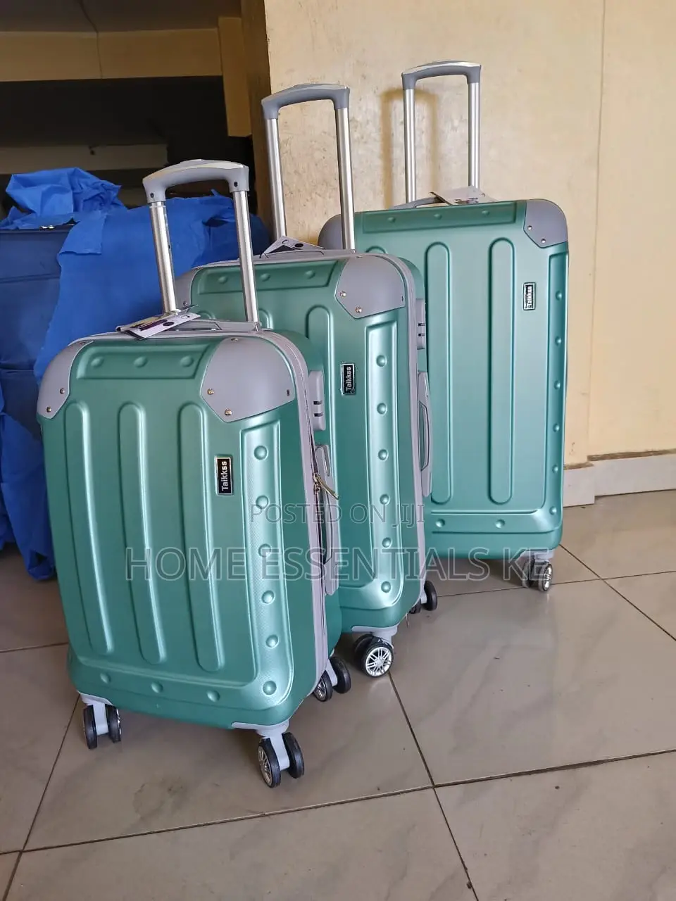 3 in 1 Plastic Suitcases Set -Different Colours