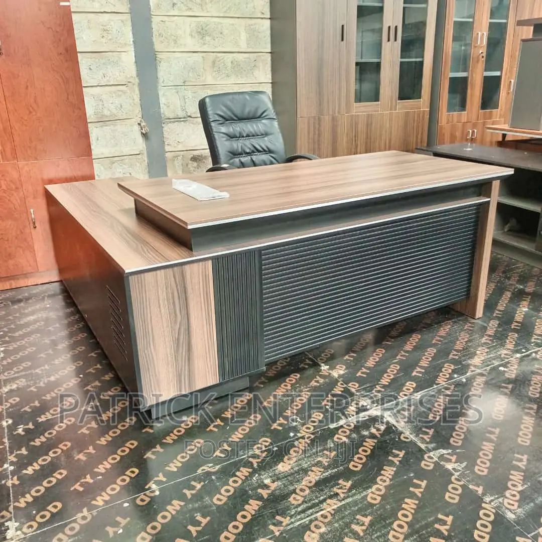 Executive 1.8 MTRS Imported Morden Office Desk