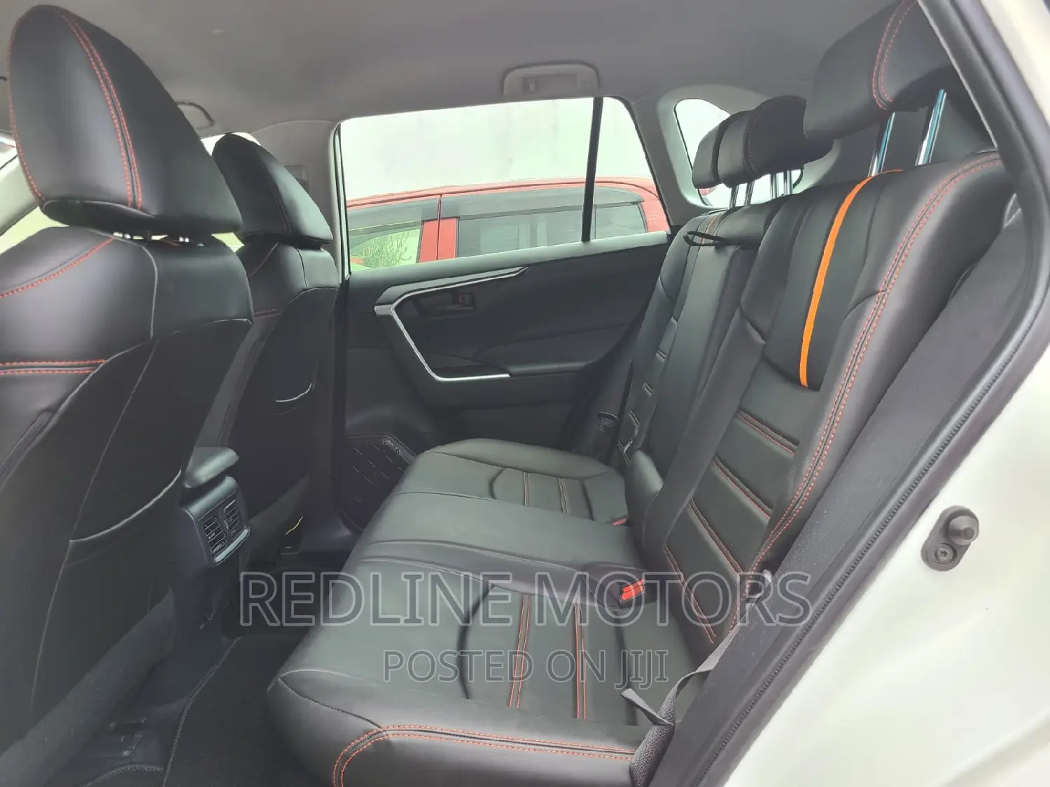 Toyota RAV4 LE AWD 2019 White