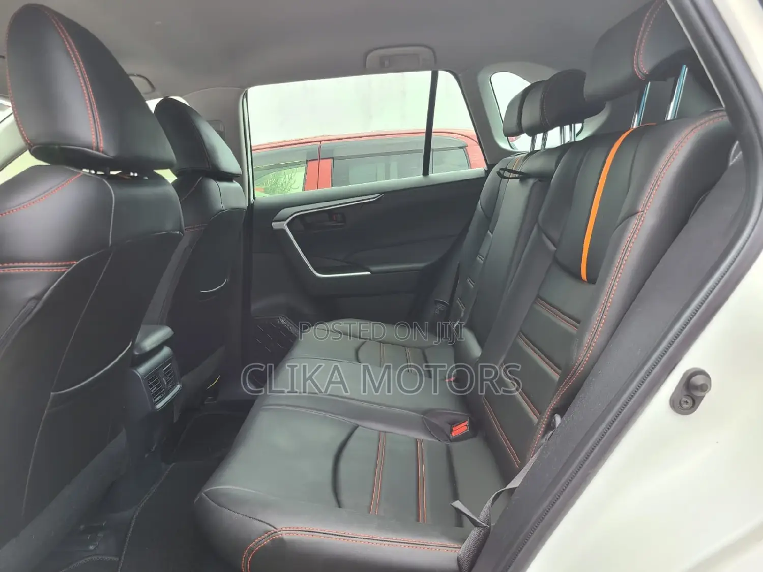 Toyota RAV4 LE AWD 2019 White