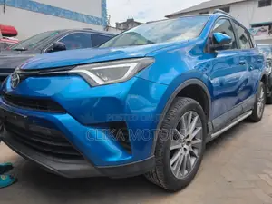 Toyota RAV4 LE AWD (2.5L 4cyl 6A) 2016 Blue