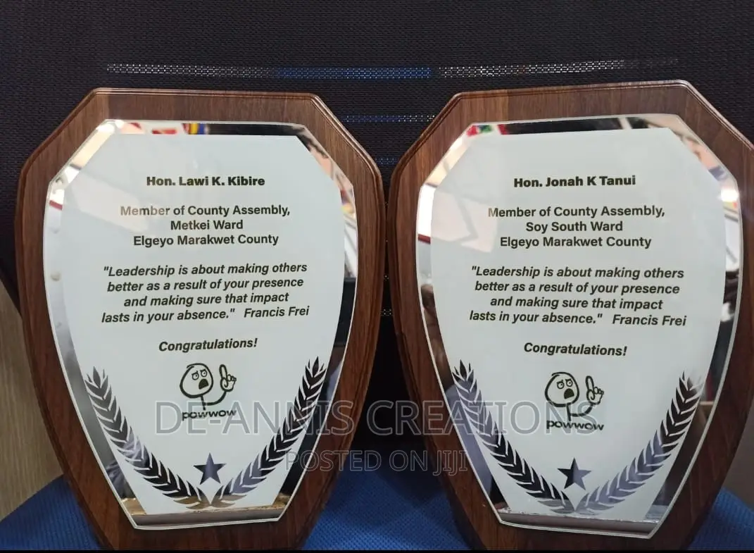 Disc Shape Wooden Award