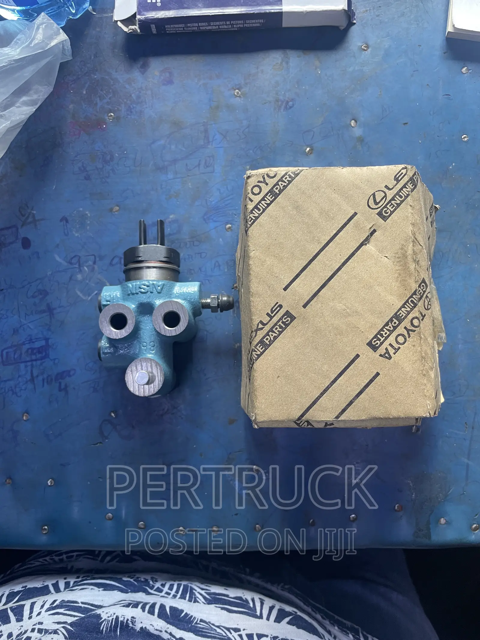 Load Sensing Valve/Brake Valve for Toyota Hilux/Land Cruiser