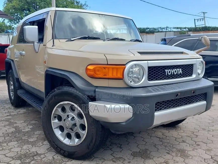 Toyota FJ Cruiser 2016 Beige