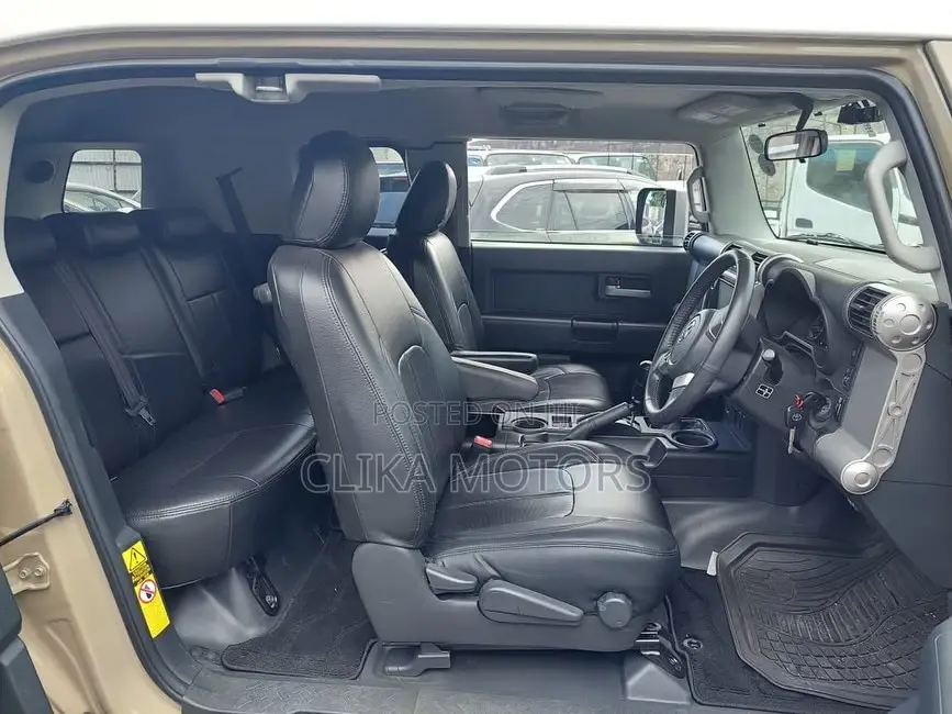 Toyota FJ Cruiser 2016 Beige