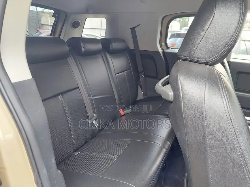 Toyota FJ Cruiser 2016 Beige