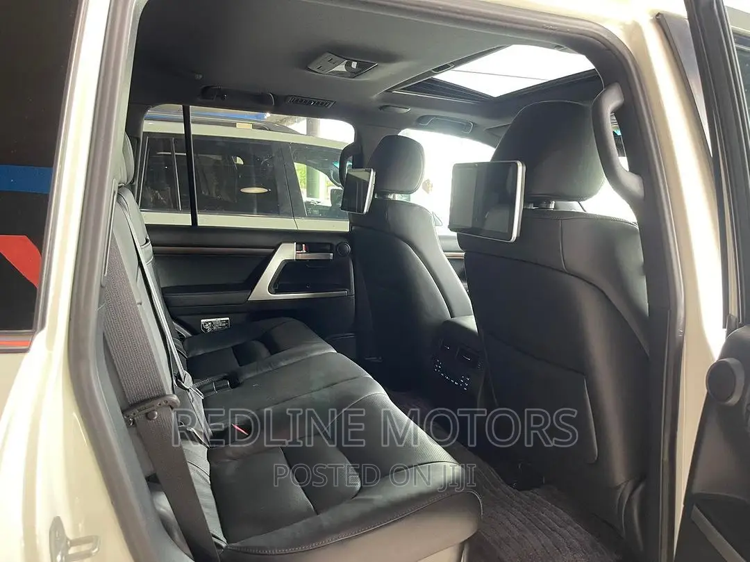 Toyota Land Cruiser 4.6 V8 ZX 2016 White