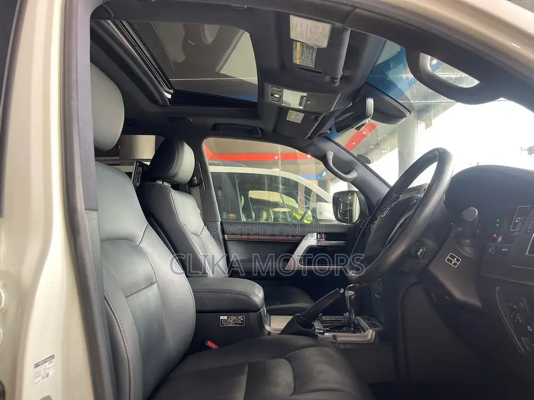 Toyota Land Cruiser 4.6 V8 ZX 2016 White