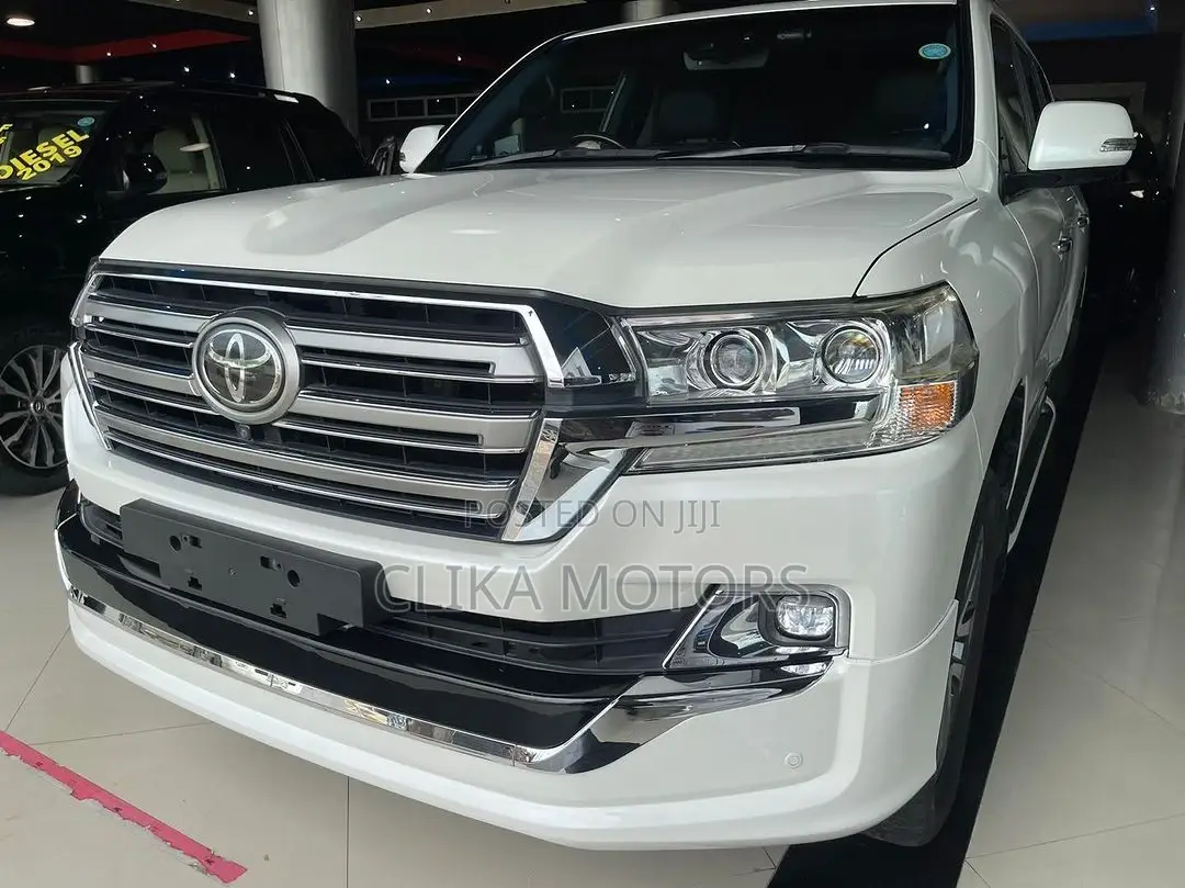 Toyota Land Cruiser 4.6 V8 ZX 2016 White