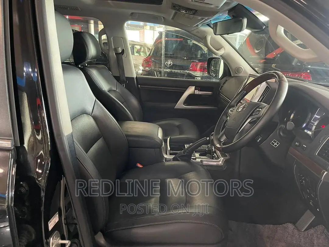 Toyota Land Cruiser 4.6 V8 ZX 2016 Black