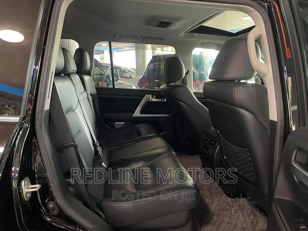Toyota Land Cruiser 4.6 V8 ZX 2016 Black