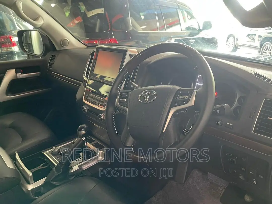 Toyota Land Cruiser 4.6 V8 ZX 2016 Black