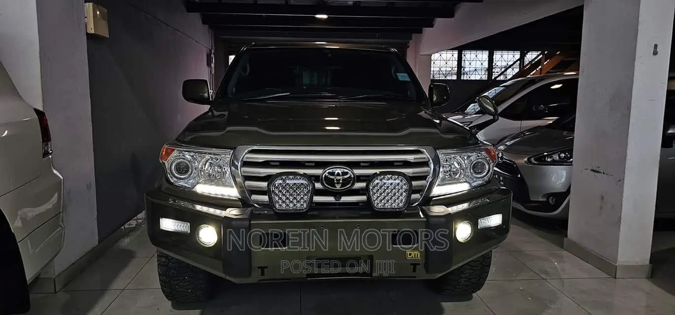 Toyota Land Cruiser 2010 Green