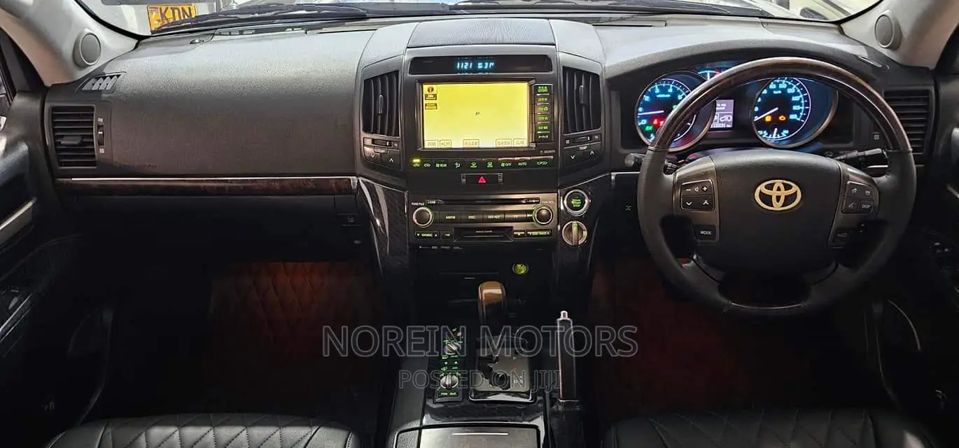 Toyota Land Cruiser 2010 Green