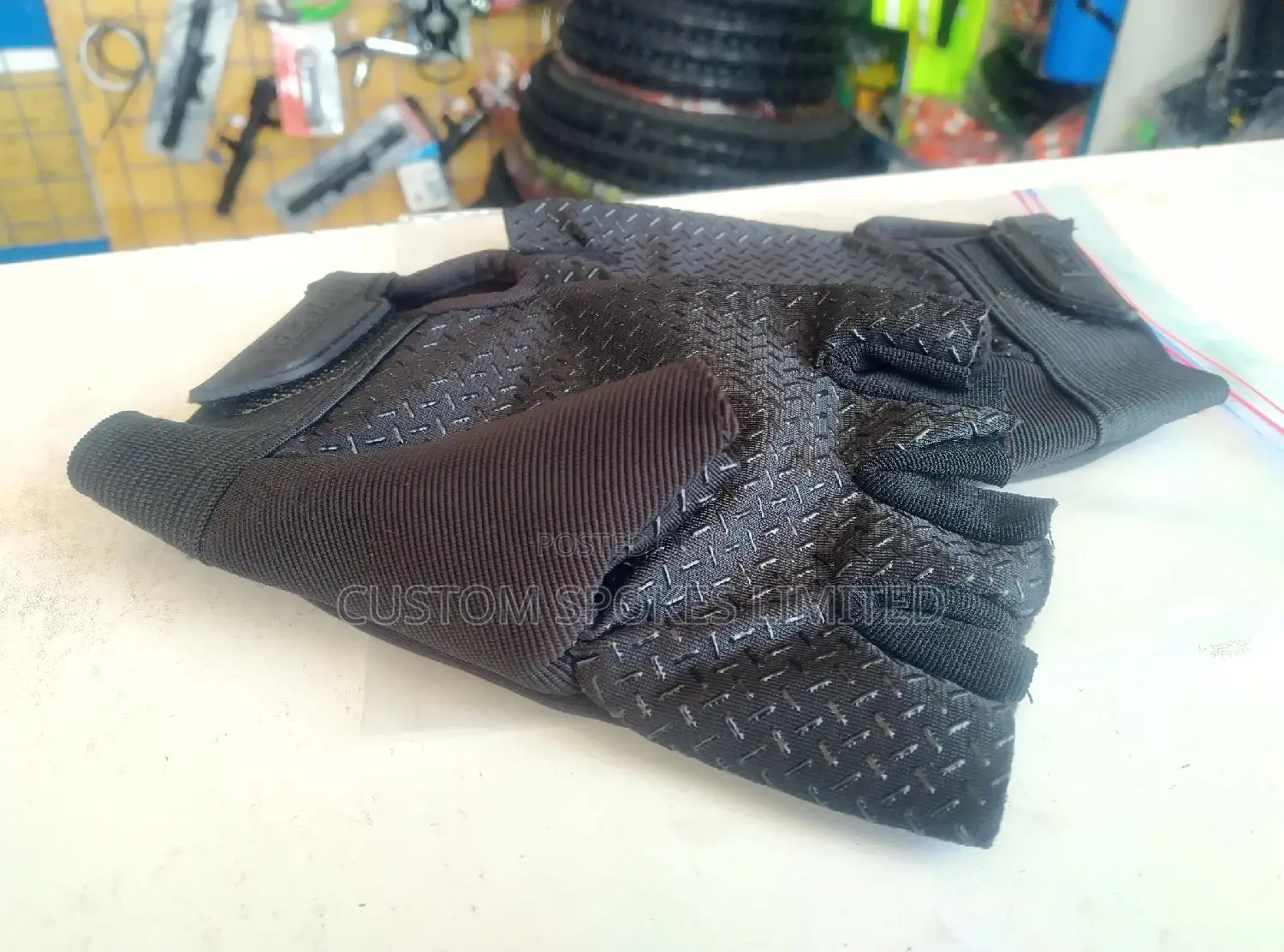 Black Cycling Gloves