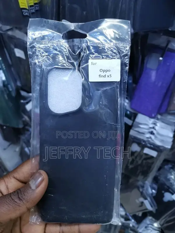 OPPO Find X5 Silicone Case - Black