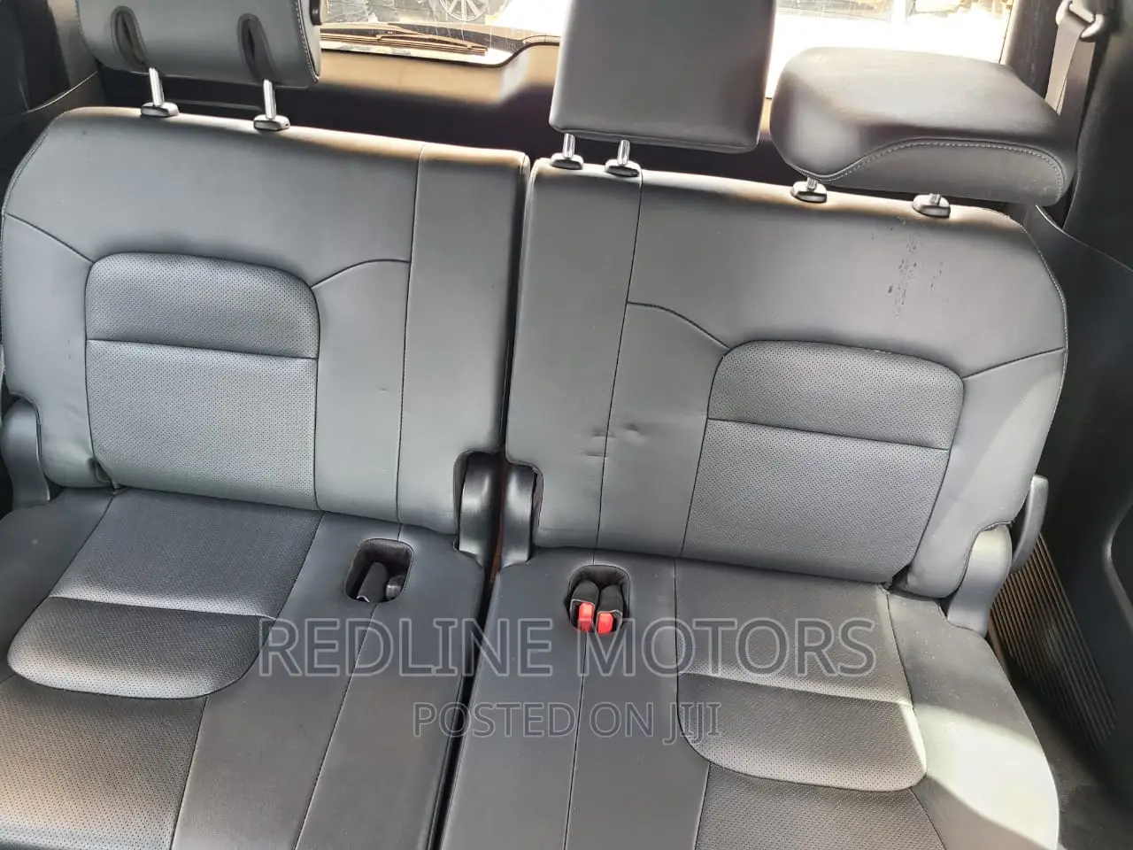 Toyota Land Cruiser 4.6 V8 AX 2016 Black