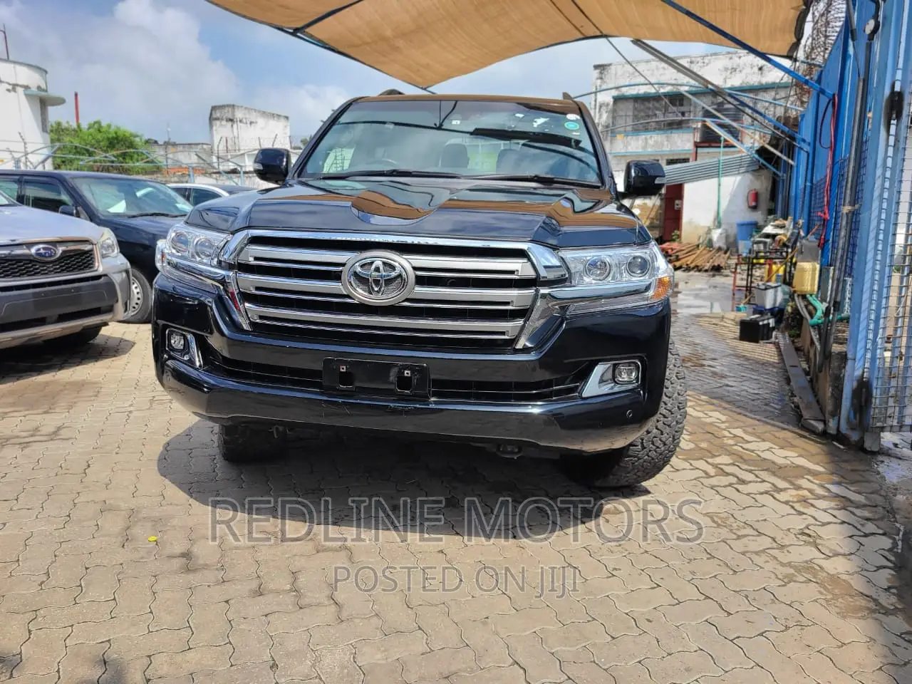 Toyota Land Cruiser 4.6 V8 AX 2016 Black