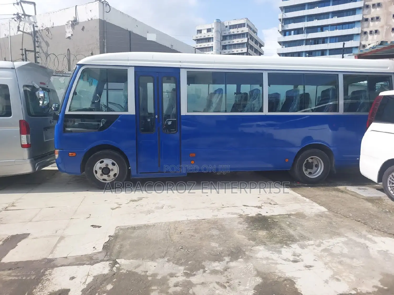 Mitsubishi Fuso Rosa 2016 Blue