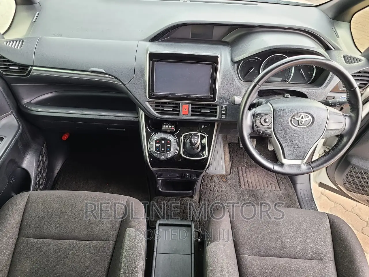 Toyota Esquire 1.8 FWD Hybrid (7 seater) 2016 Pearl