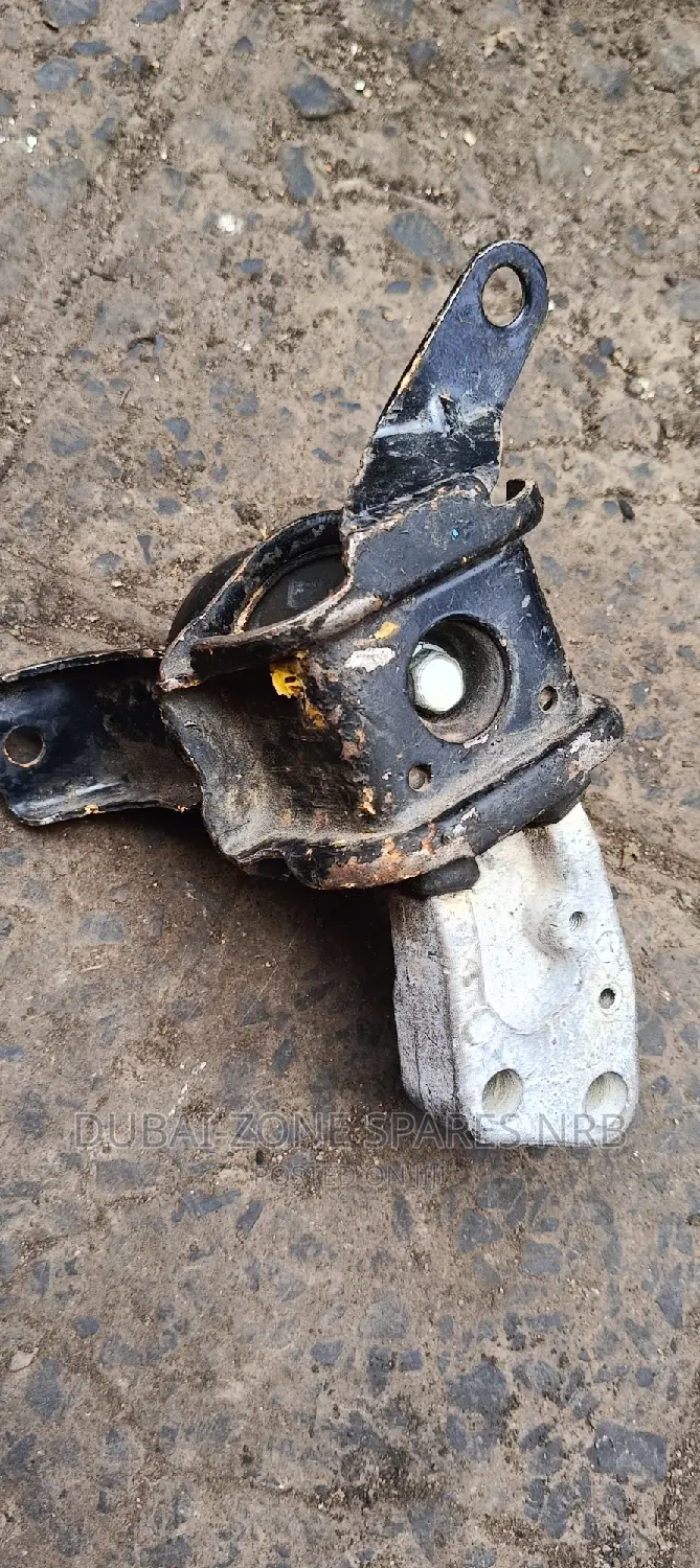 Toyota Fielder, Nze, Axio 1nz,2nz Engine Mount Right Side.