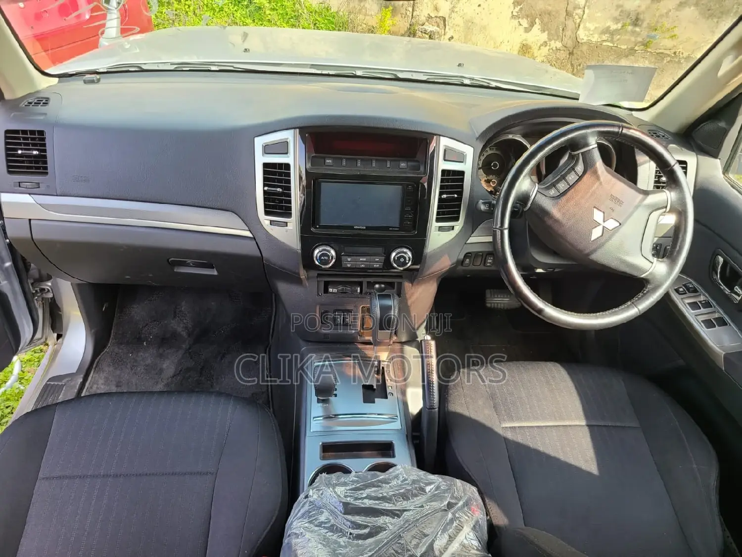 Mitsubishi Pajero V80 3.0 VR-I 2016 Silver