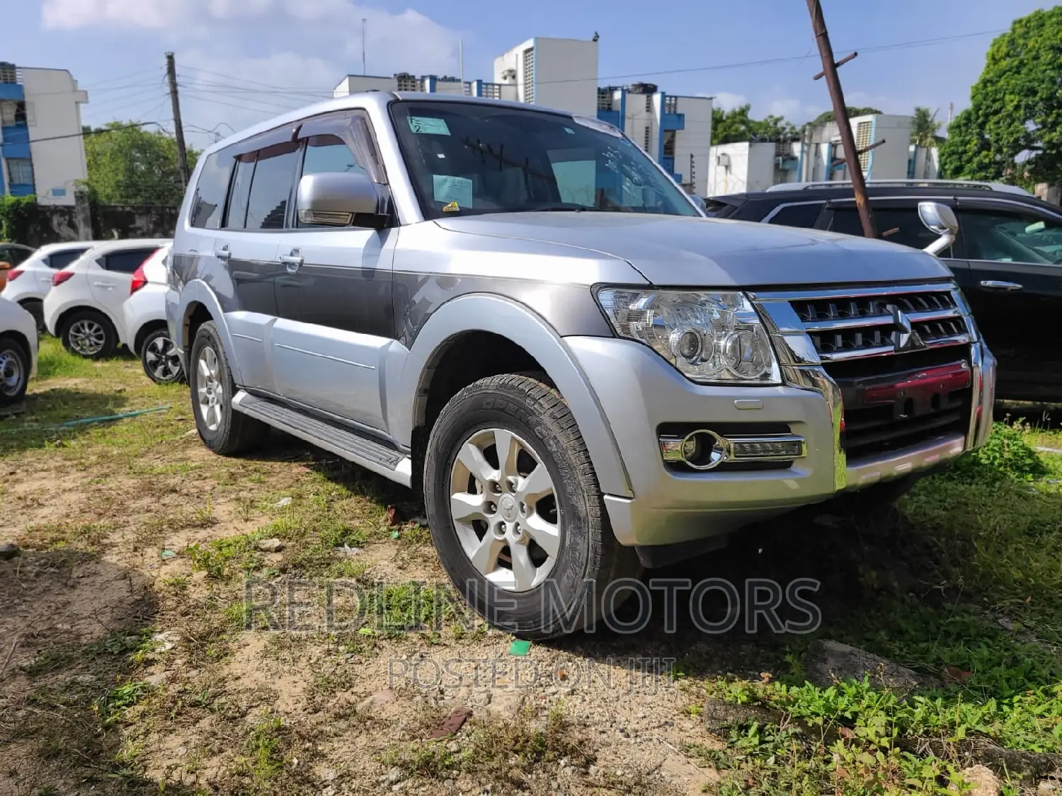 Mitsubishi Pajero V80 3.0 VR-I 2016 Silver