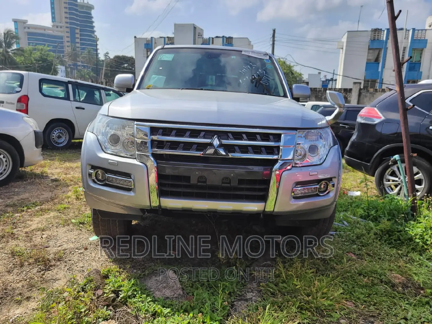 Mitsubishi Pajero V80 3.0 VR-I 2016 Silver