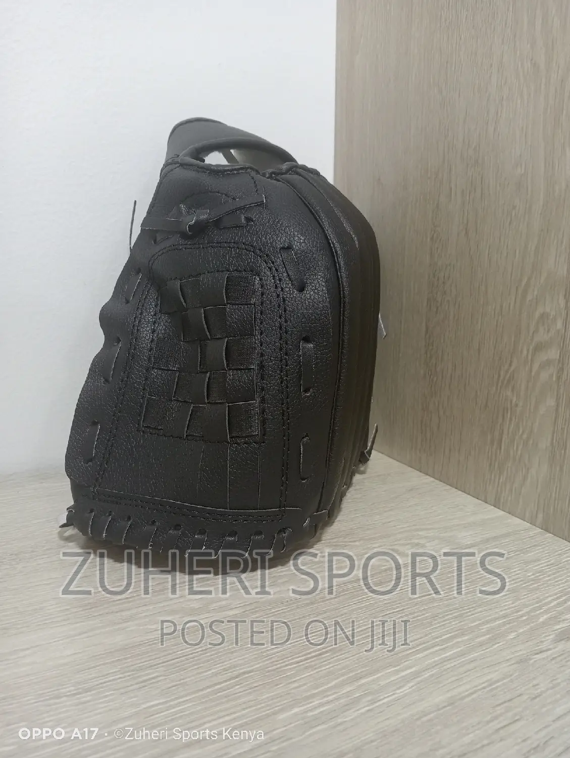Baseball Glove/Black/Premium Quality Leather/Pro Standard
