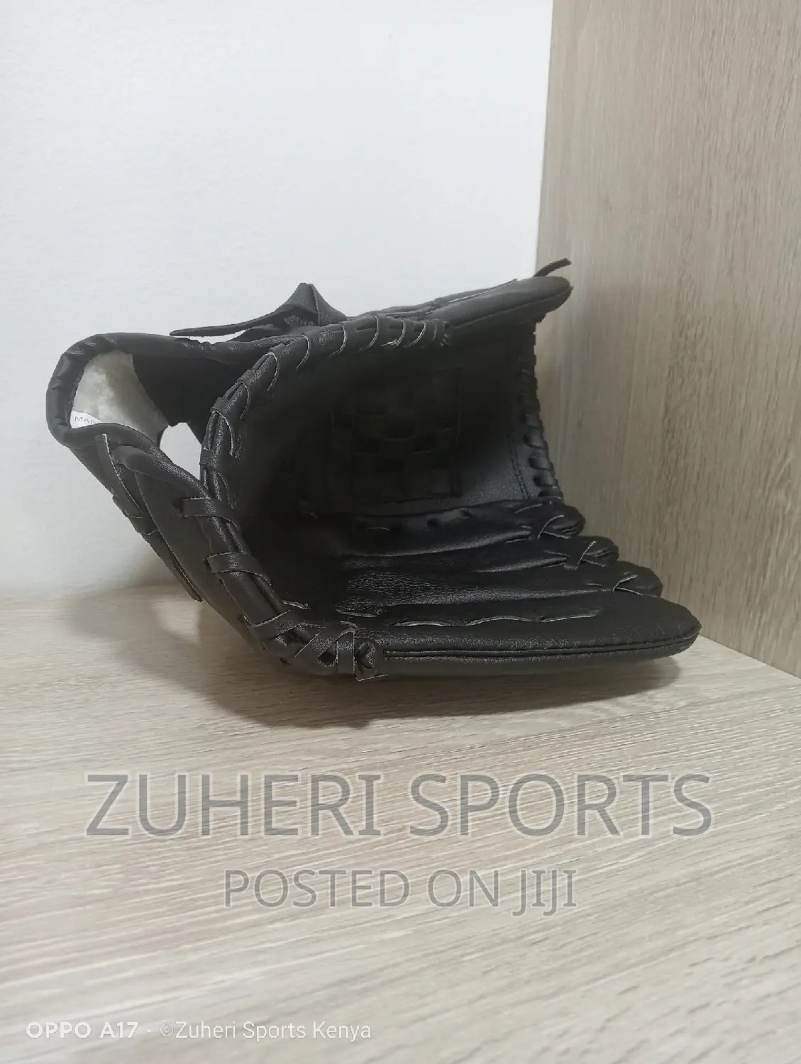 Baseball Glove/Black/Premium Quality Leather/Pro Standard