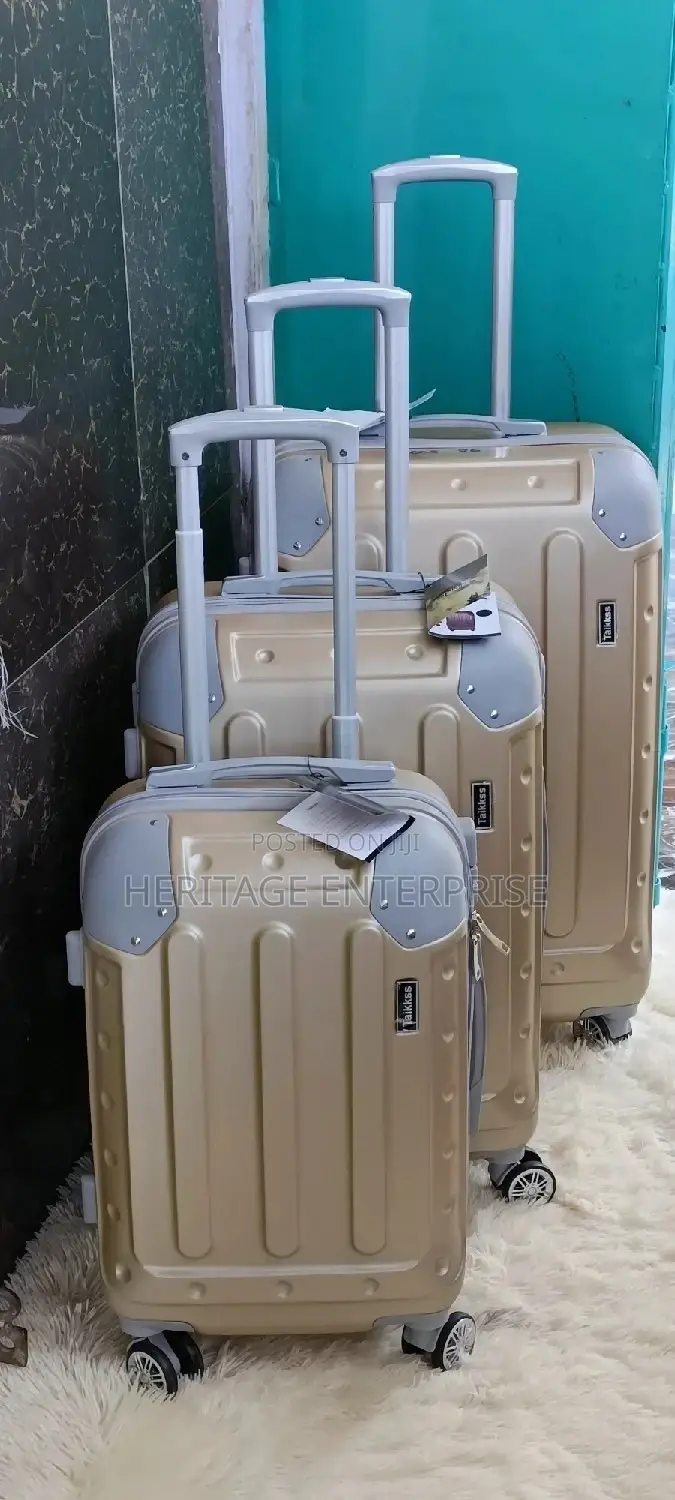 Suitcase - 3 Piece Set Suitcases With Spinner Wheels.