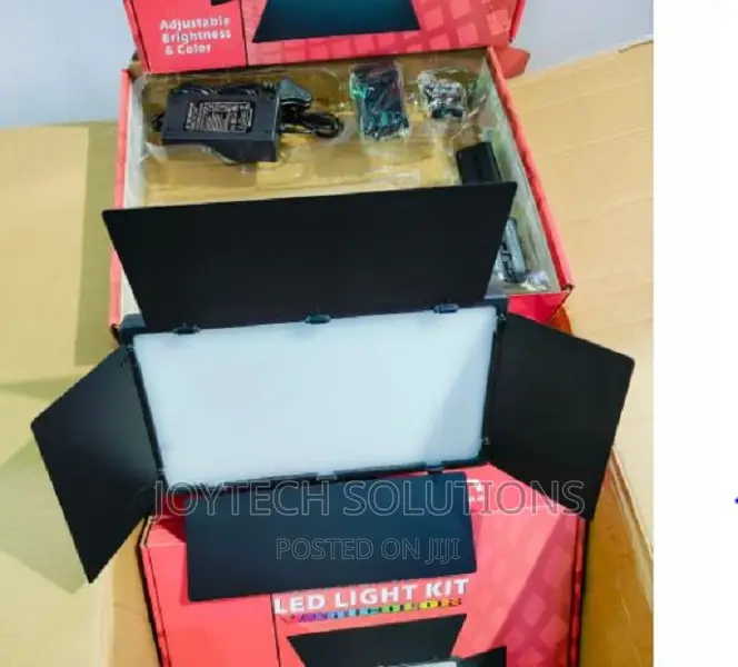 Pro Led 800+ Photo and Video Led 600 Light With 2 Batteries,
