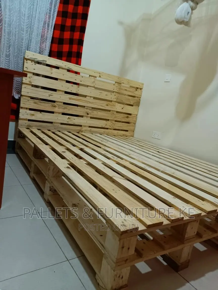 Varnished Wooden Pallet Bed(5 by 6)