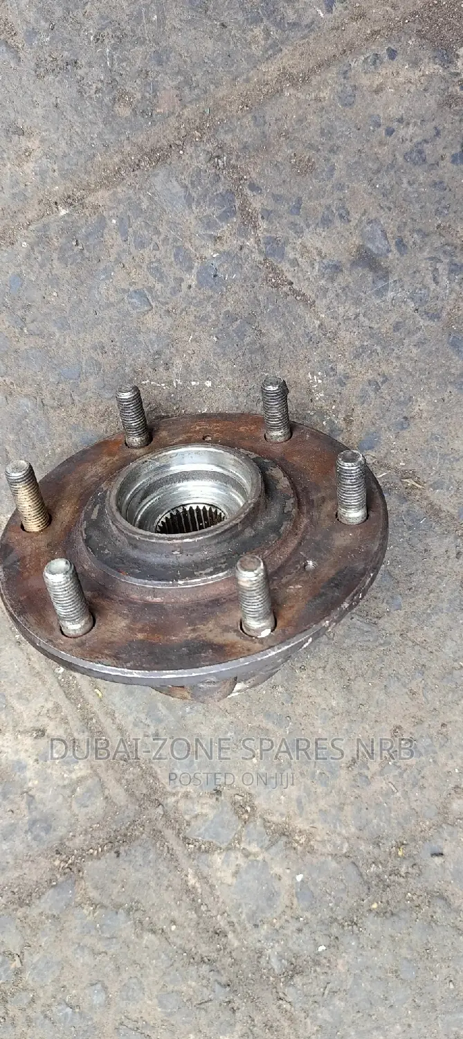 Front Wheel Hubs L200 4-Wheel Drive Model 2008-2021.