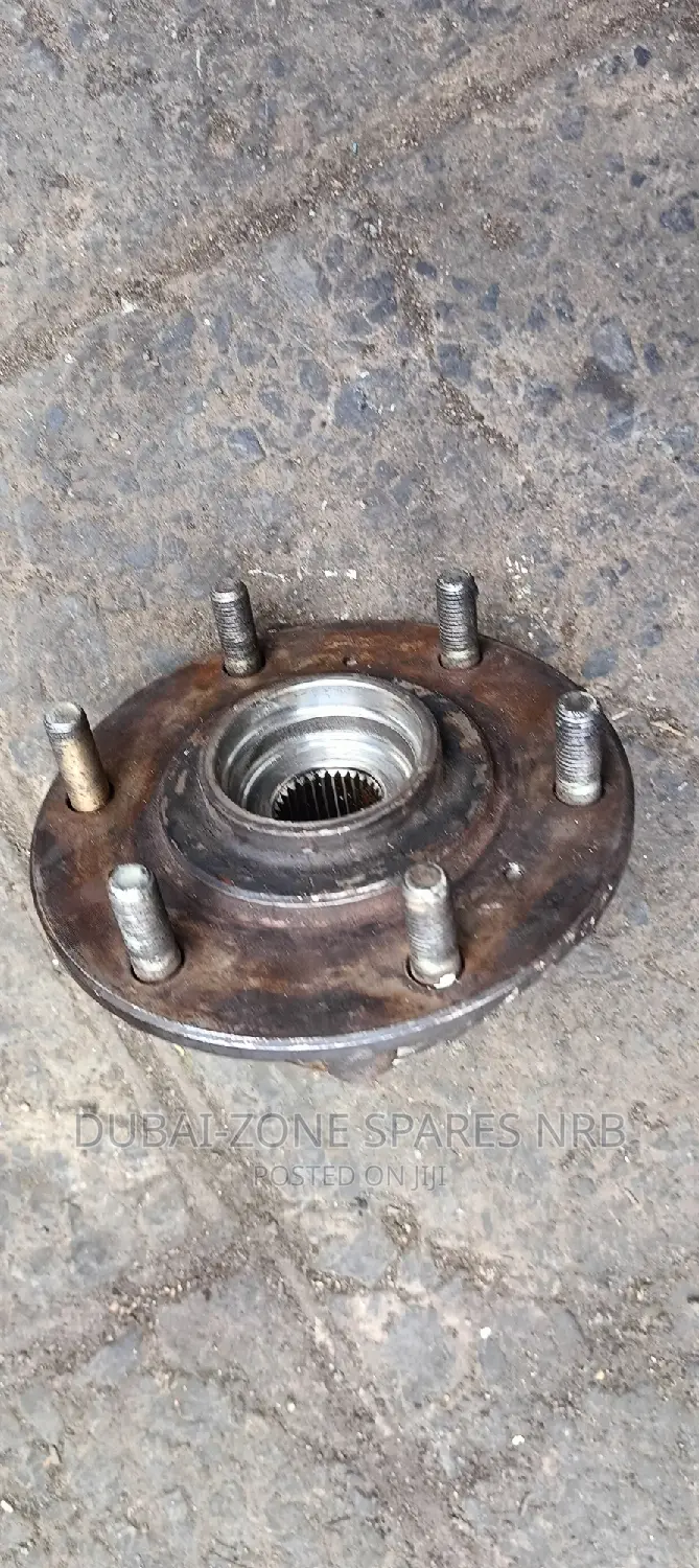 Front Wheel Hubs L200 4-Wheel Drive Model 2008-2021.