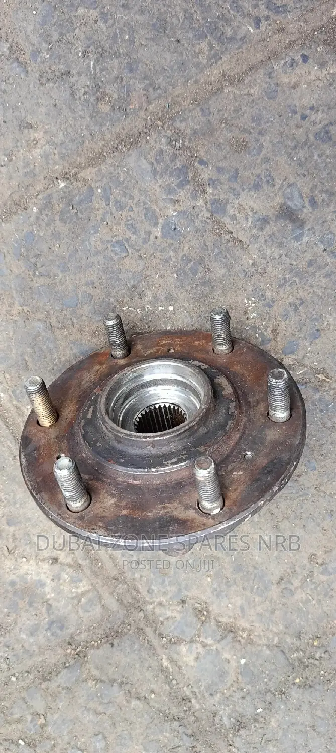 Front Wheel Hubs L200 4-Wheel Drive Model 2008-2021.