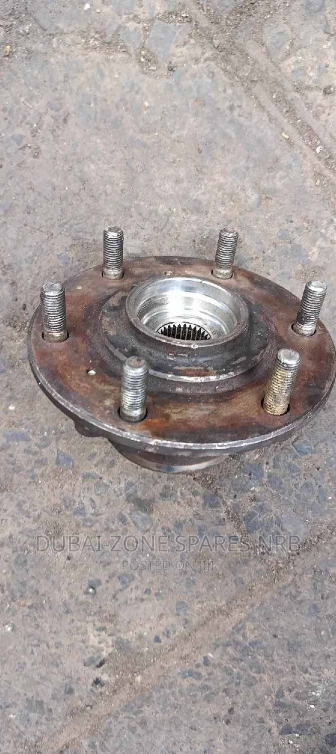 Front Wheel Hubs L200 4-Wheel Drive Model 2008-2021.