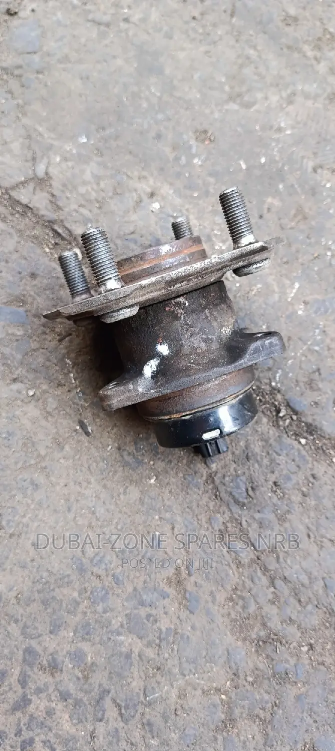 Vitz, Platz Rear Wheel Hubs Available Now.