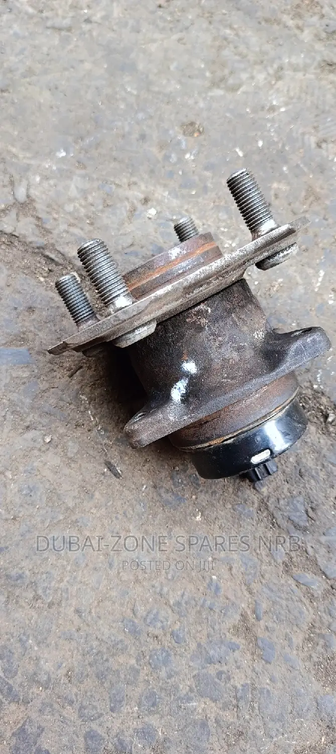 Vitz, Platz Rear Wheel Hubs Available Now.