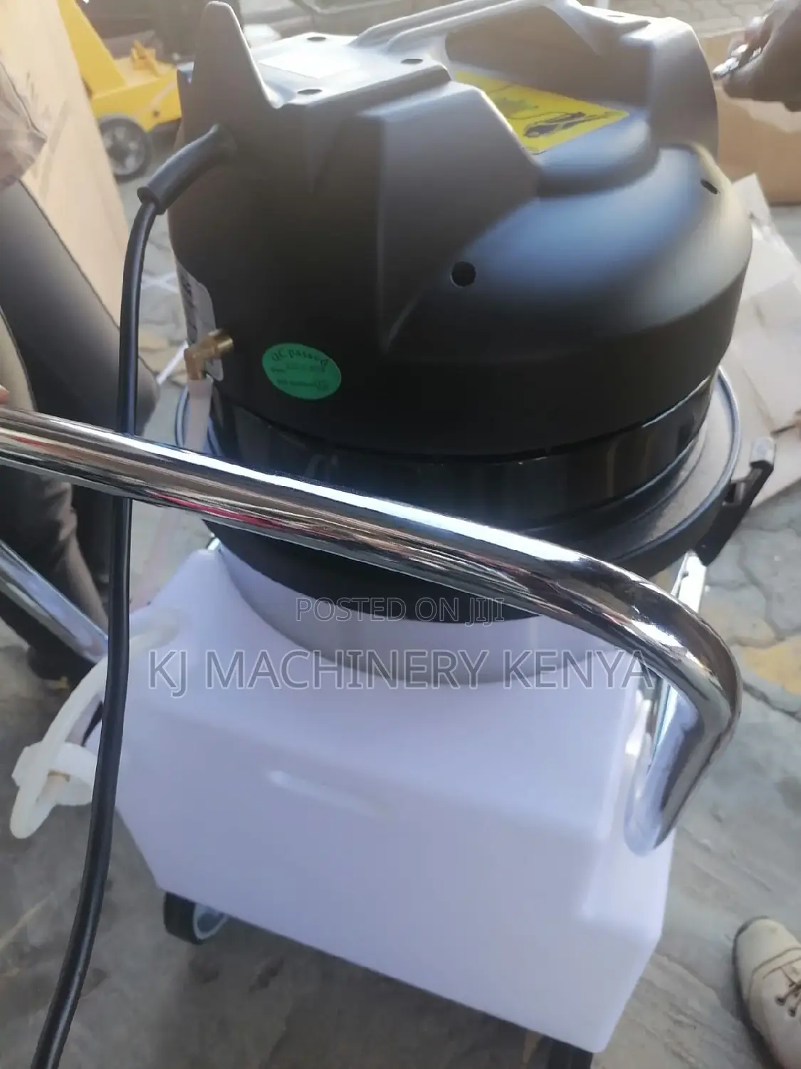 Wet and Dry Carpet Cleaning Machines -60 Litres Capacity